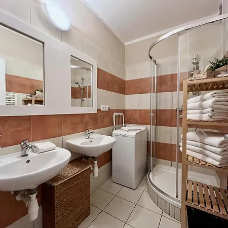 Nad Zoo Apartament *